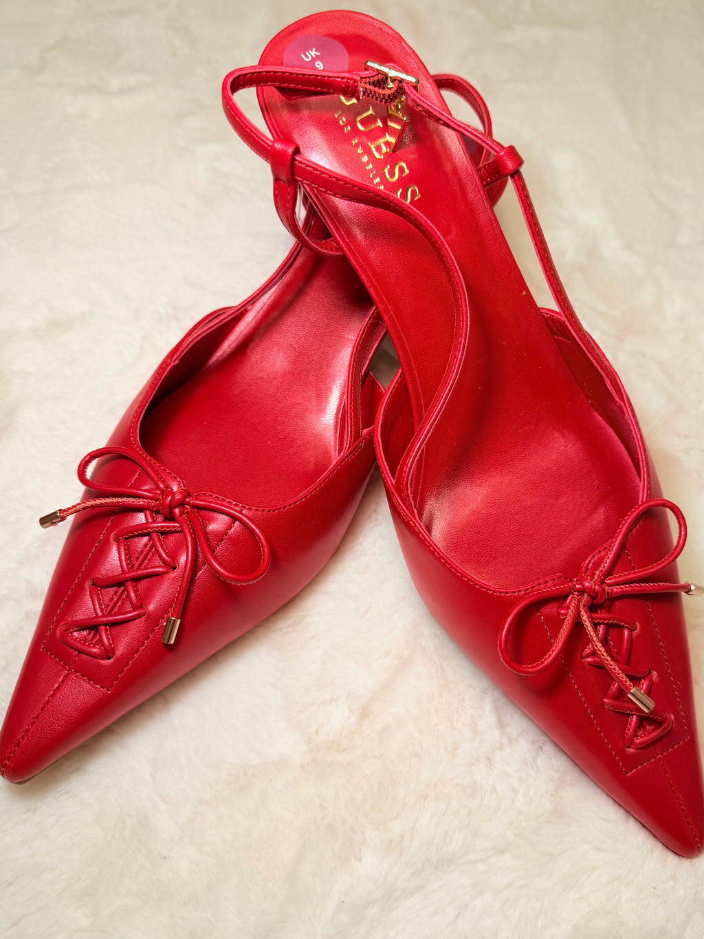 Red Elegant Guess